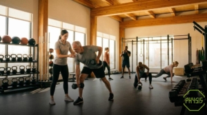 Henrique Farenzena personal trainer; Physis Clube de Treinamento; centro de treinamento individualizado; centro de treinamento individualizado em Palmas-TO; personal trainer para hipertrofia e emagrecimento; personal trainer para hipertrofia e emagrecimento em Palmas-TO; treino para doenças crônicas e idosos; treinamento de alto rendimento esportivo; treinamento de alto rendimento esportivo em Palmas-TO; consultoria de treino online; calistenia e exercícios com pesos livres; estúdio de personal trainer; estúdio de personal trainer em Palmas-TO; treinamento físico com segurança; prevenção de lesões no treino; treino personalizado com anamnese; condicionamento físico e qualidade de vida; academia sem competitividade tóxica; melhor centro de treinamento da região; melhor centro de treinamento em Palmas-TO; periodização de treino hipertrofia;treinamento individualizado em Palmas-TO